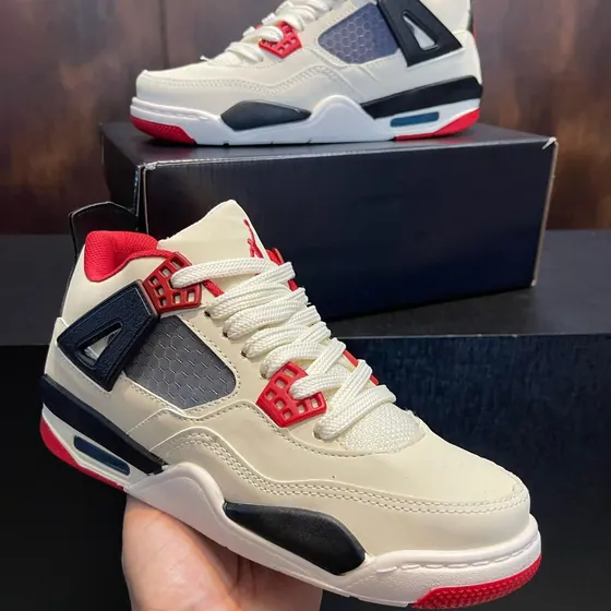 Bota Air Jordan 4 Premium