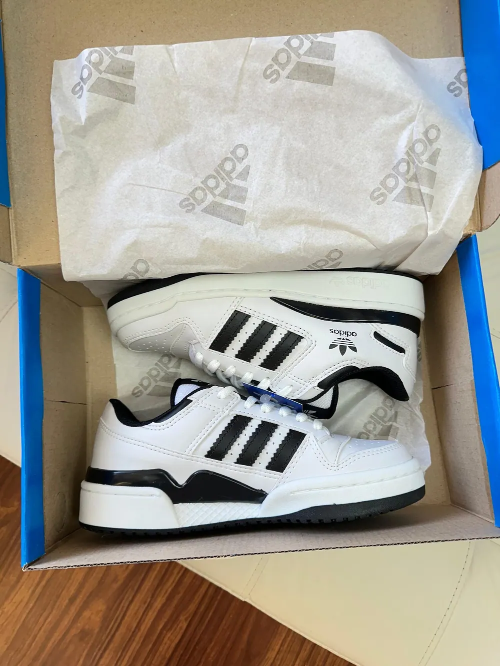 Tênis Adidas Fórum Branco/Preto — foto 3