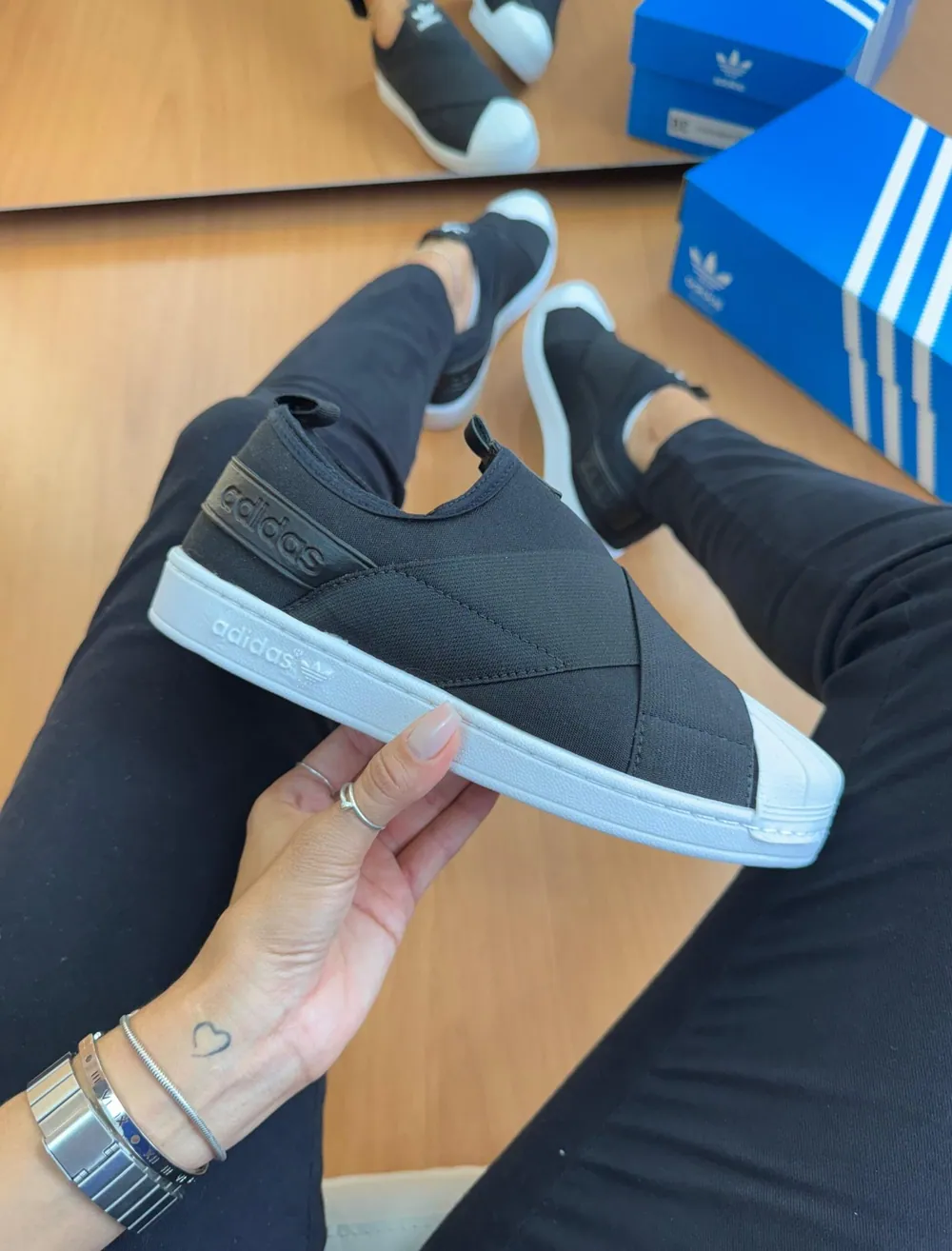 Tênis Adidas Slip On Feminino — foto 1