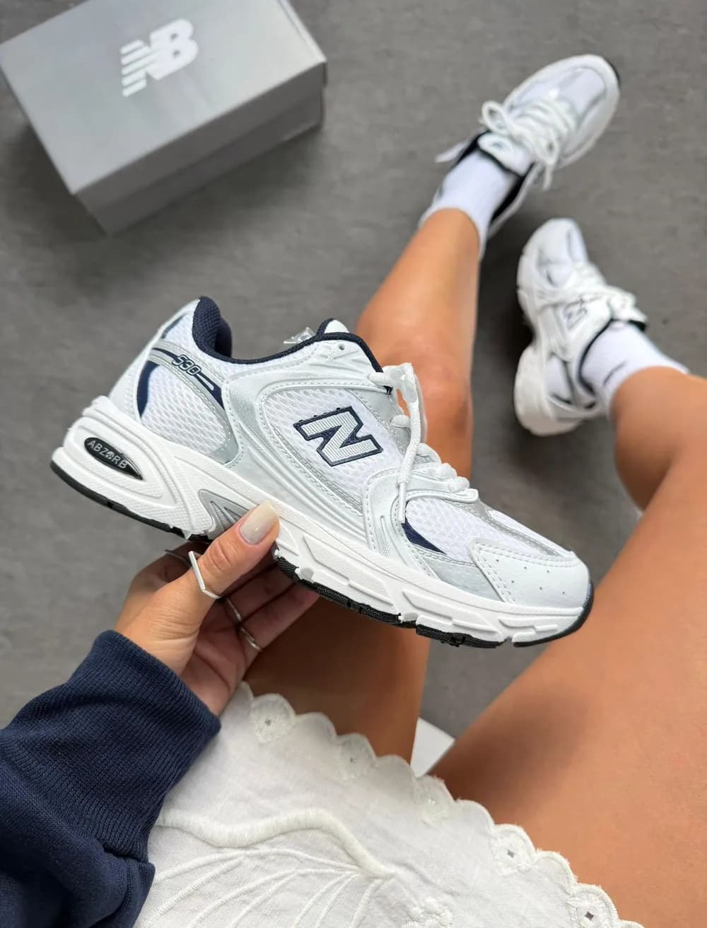 Tênis New balance 530 sintético Branco/Marinho — foto 3
