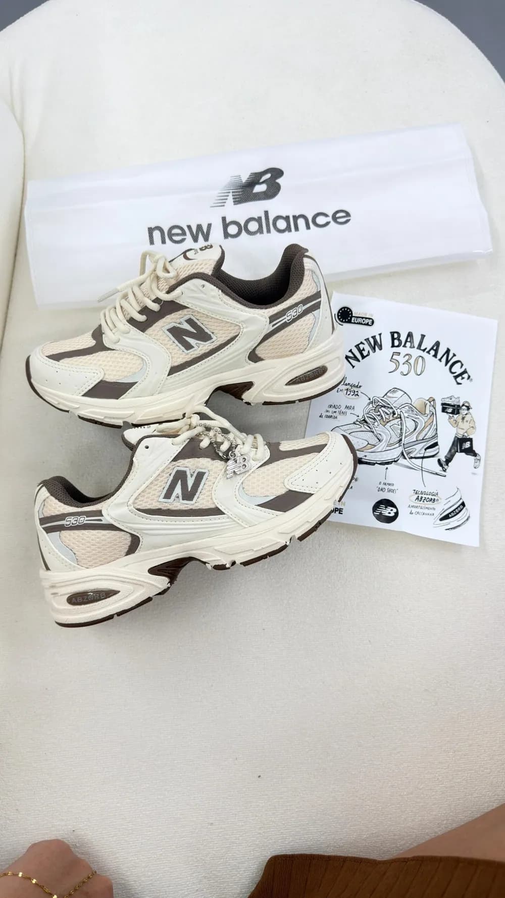 Tênis New balance 530 sintético Off/Chocolate — foto 4
