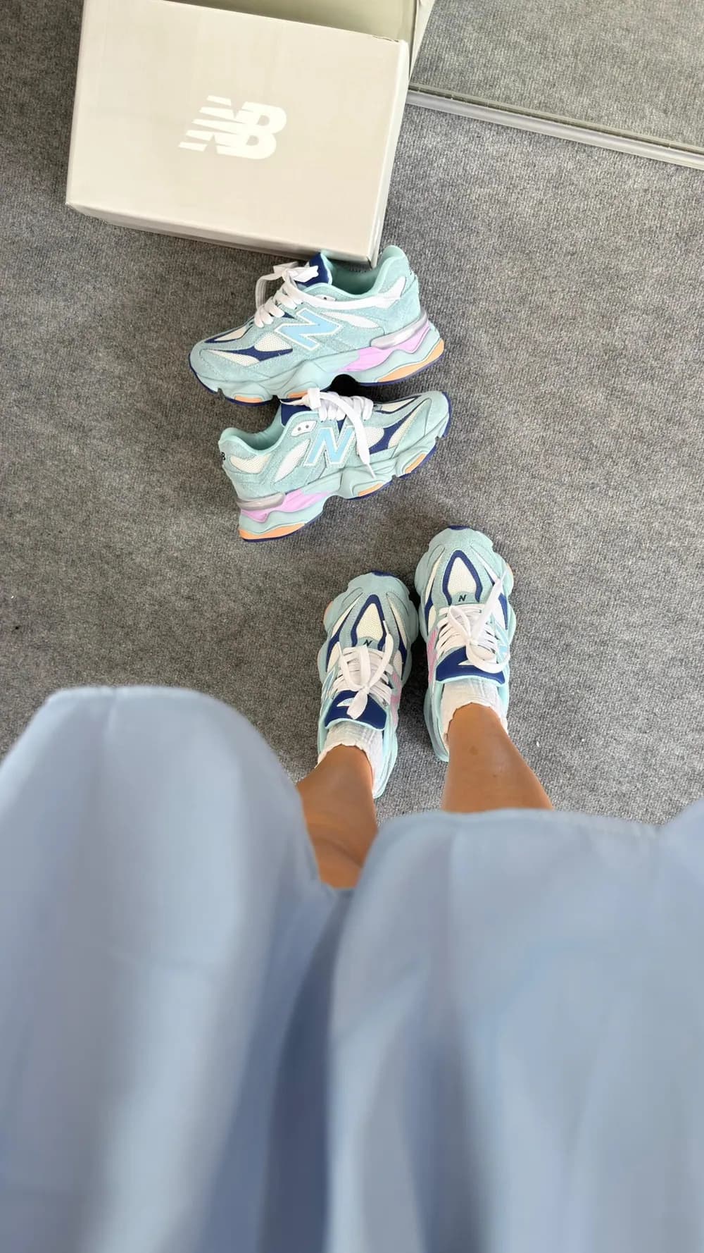 Tênis New Balance 9060 Couro Azul /Chiclete — foto 4