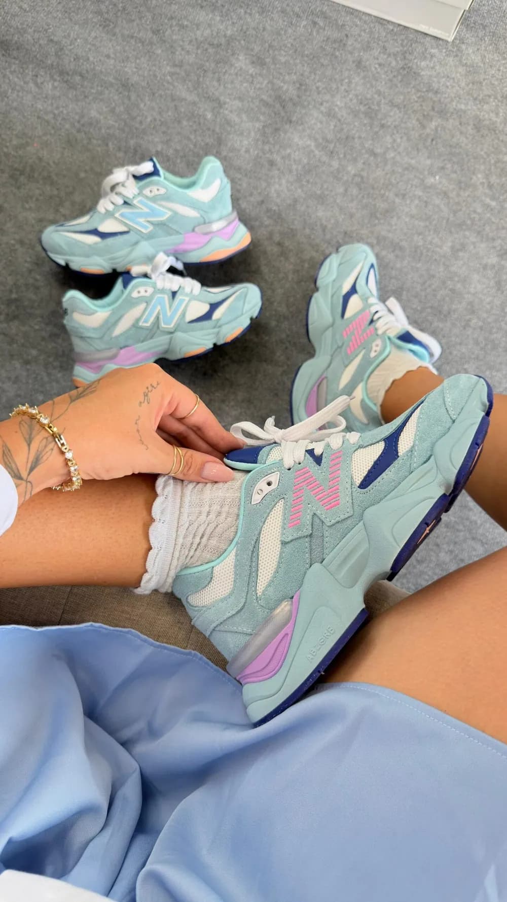 Tênis New Balance 9060 Couro Azul /Chiclete — foto 5