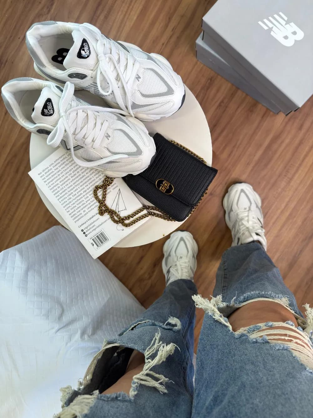 Tênis New Balance 9060 Couro Branco Cinza Unissex — foto 6