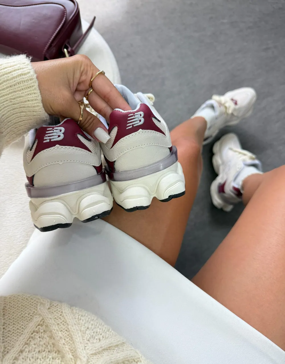 Tênis New Balance 9060 Sintético OFF/BORDO — foto 3