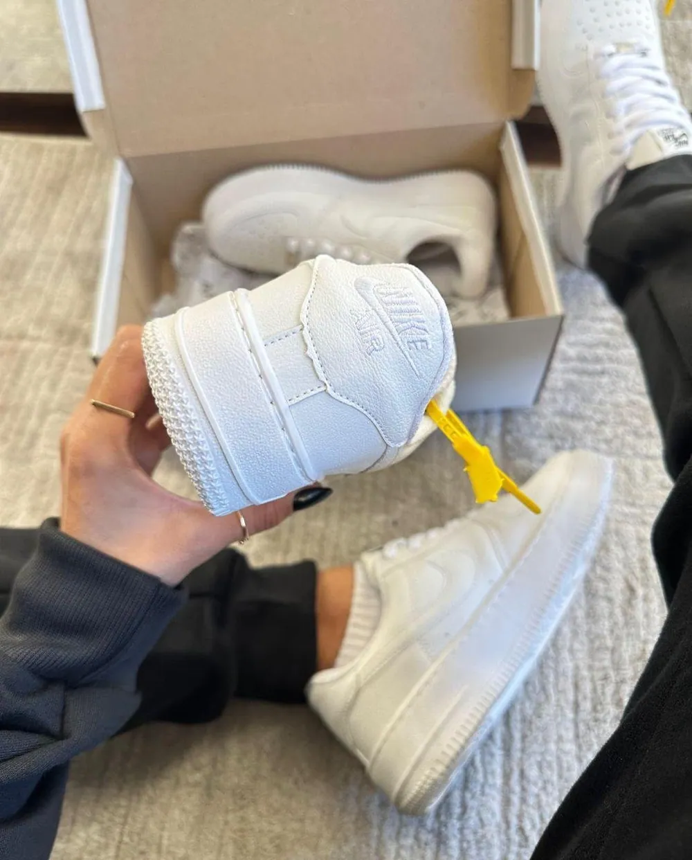 Tênis Nike Air Force F-1 Unissex — foto 3