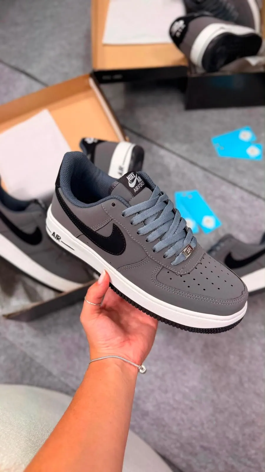 Tênis Nike Air Force Grafite/Preto — foto 4