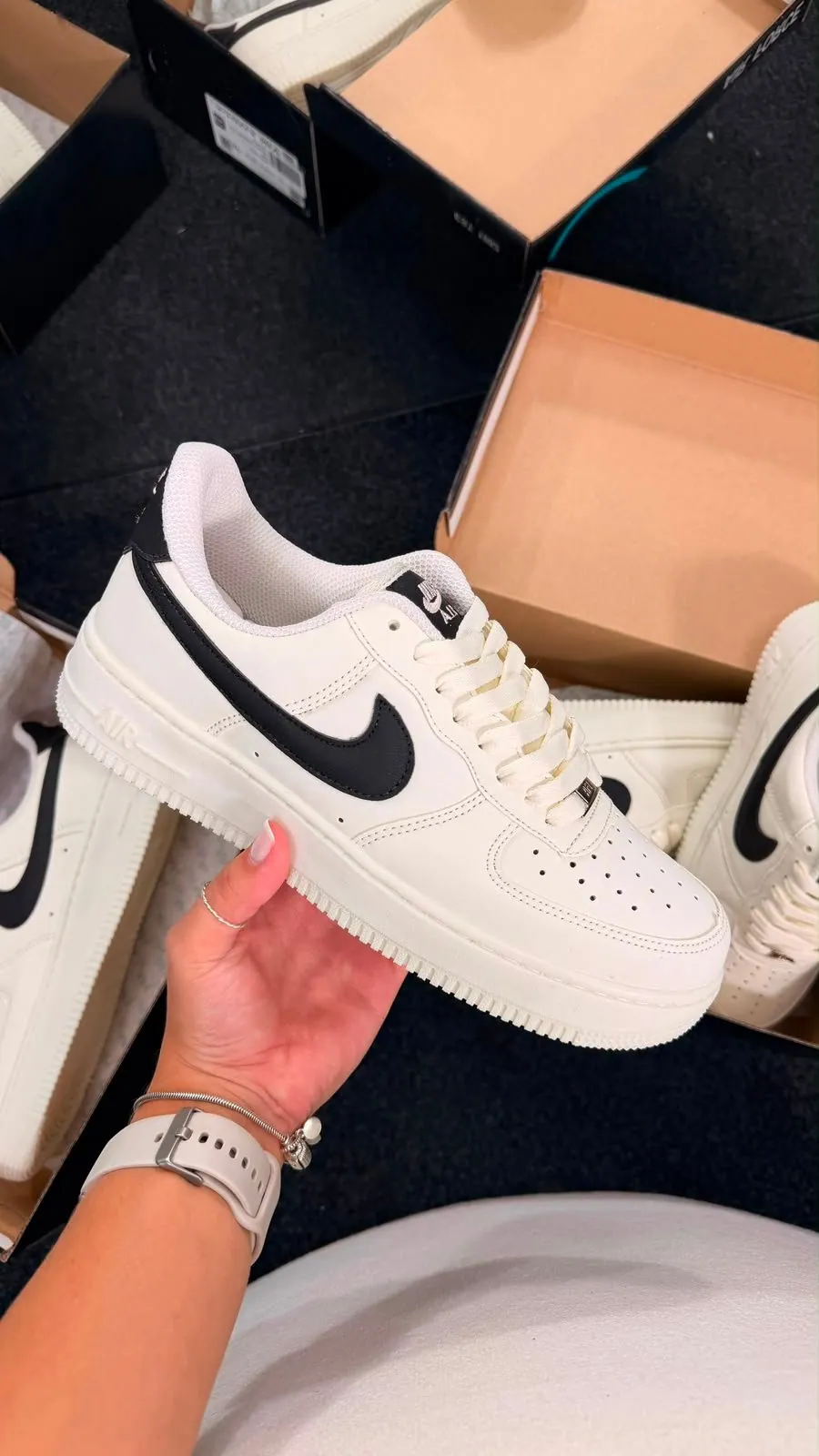 Tênis Nike Air Force Off/Preto — foto 3