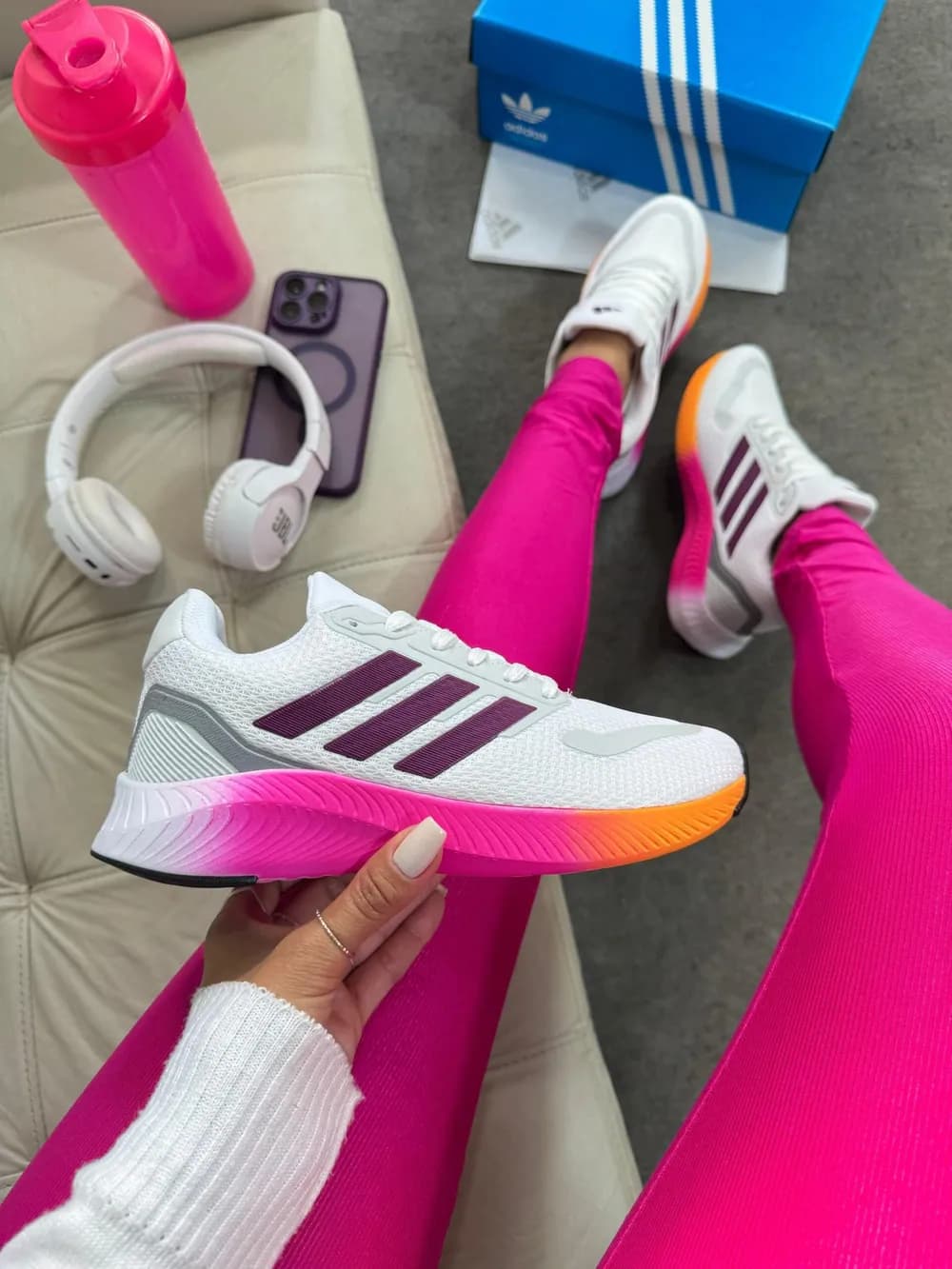 Tênis Run Falcon Branco/Pink/Laranja — foto 3
