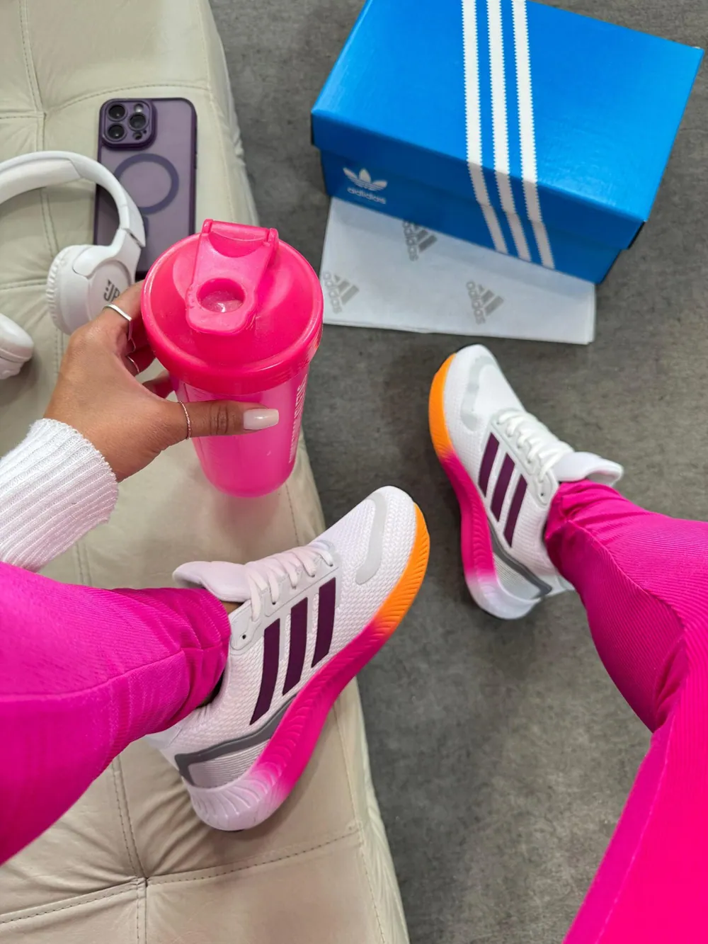 Tênis Run Falcon Branco/Pink/Laranja — foto 4