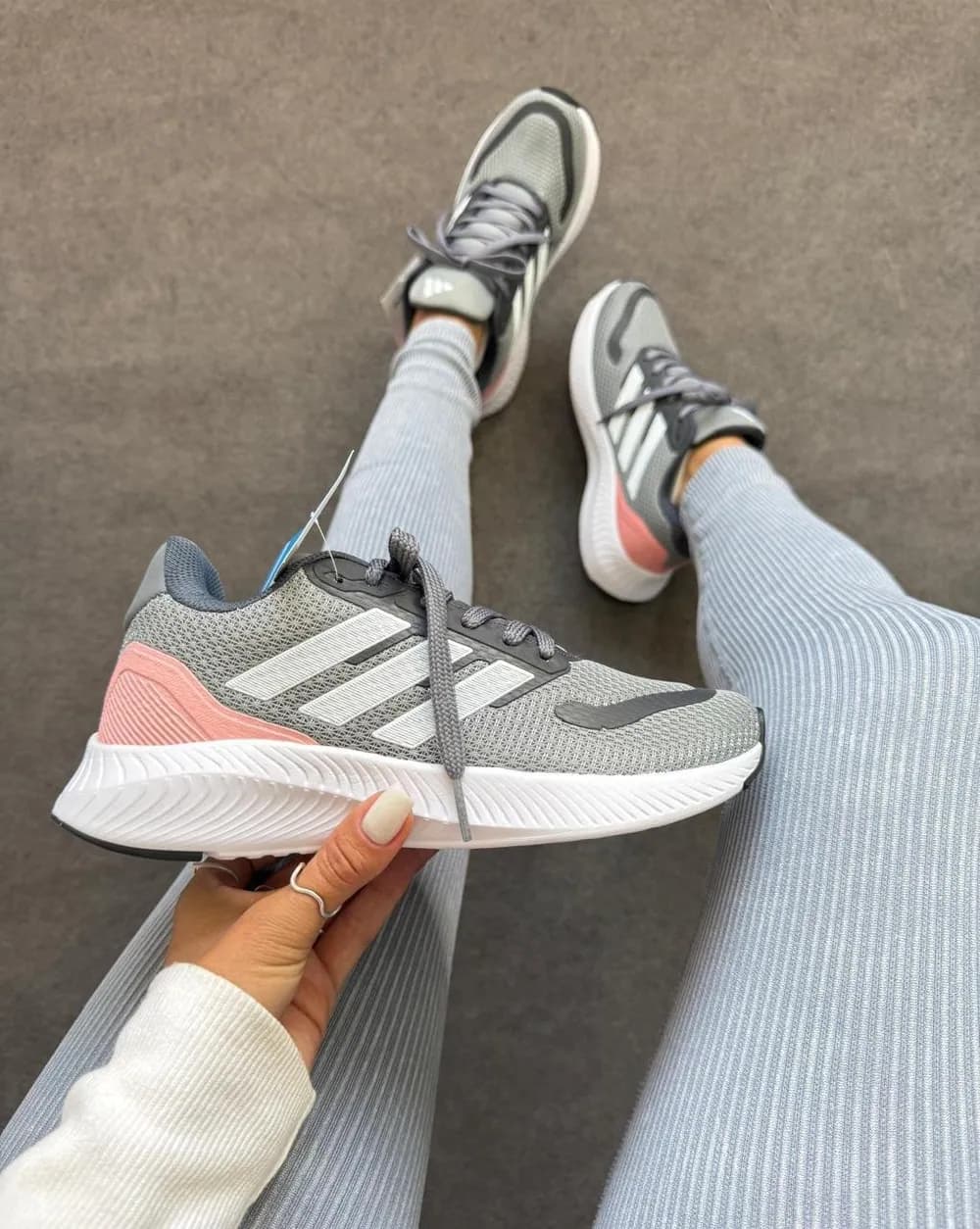 Tênis Run Falcon Cinza/Rosa — foto 1
